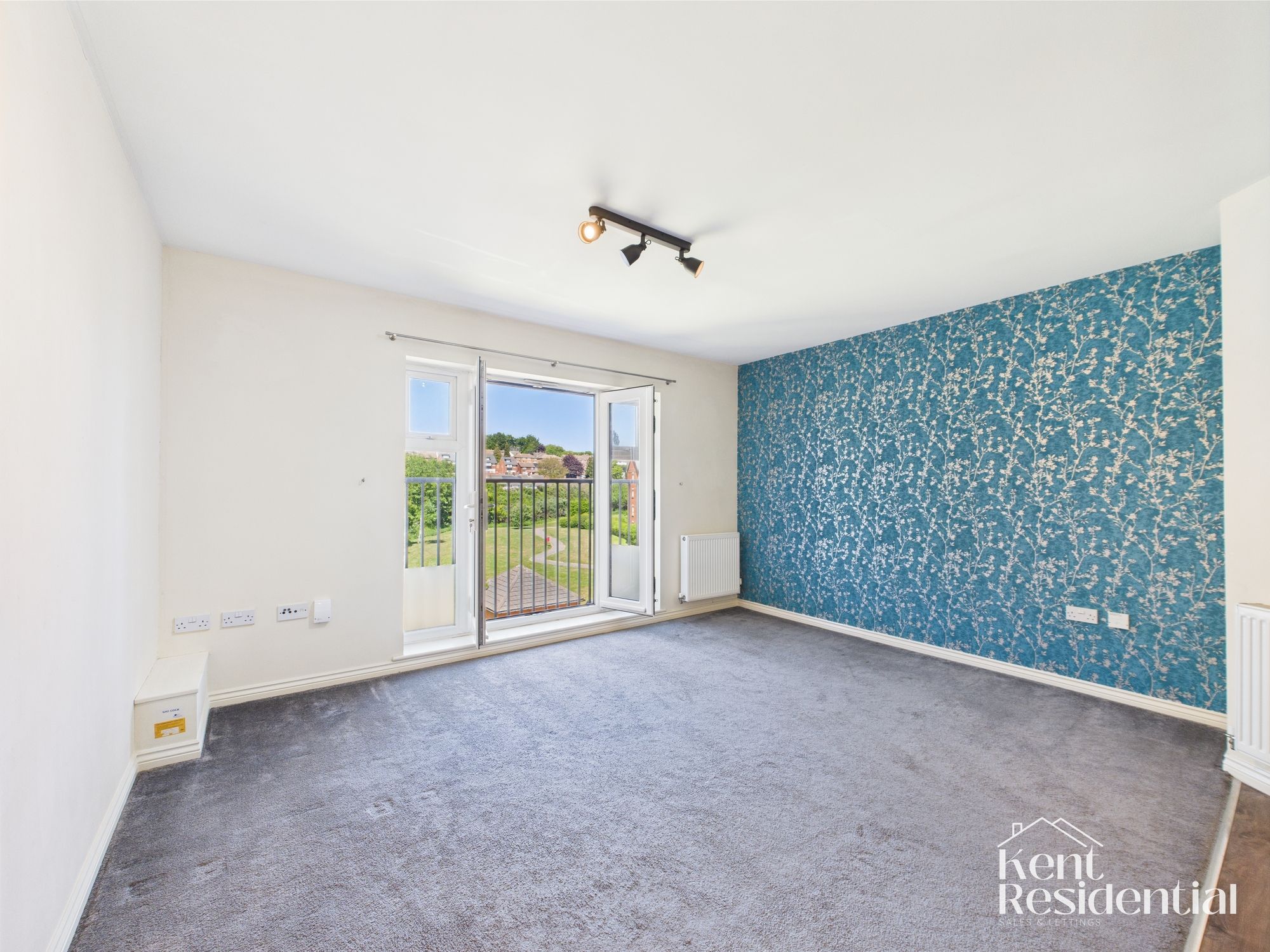 Flat Silver Streak Way in Strood