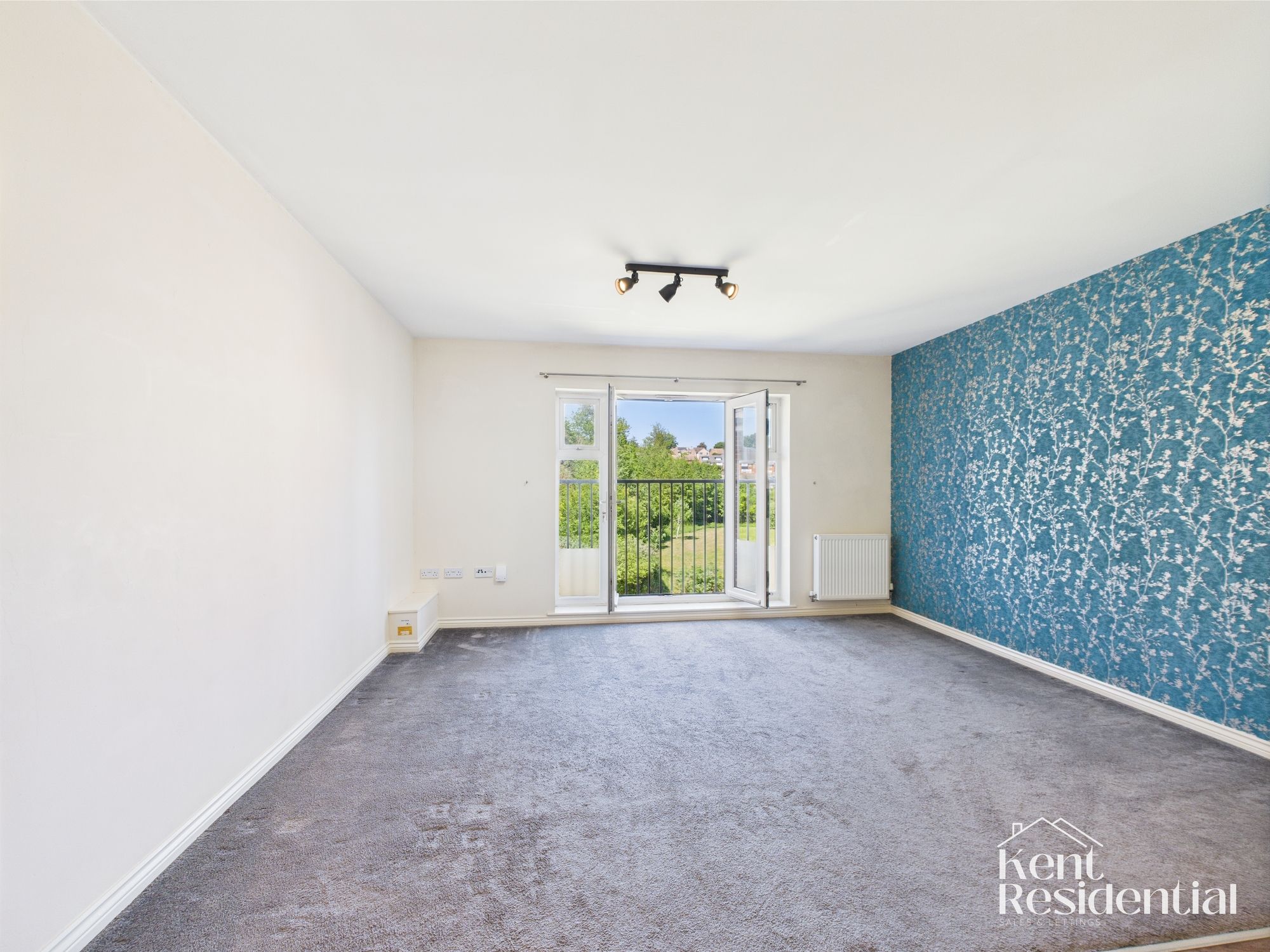 Flat Silver Streak Way in Strood