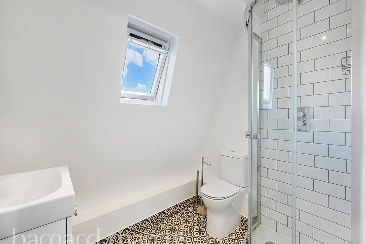 Flat Rylett Crescent in Greater London
