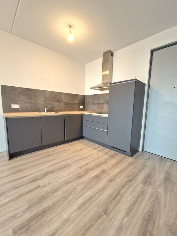 Appartement te huur: Laakweg 28K, 'S-Gravenhage