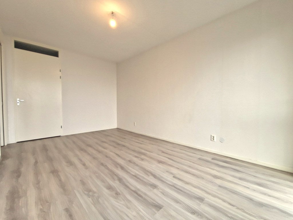 Appartement te huur: Laakweg 28K, 'S-Gravenhage