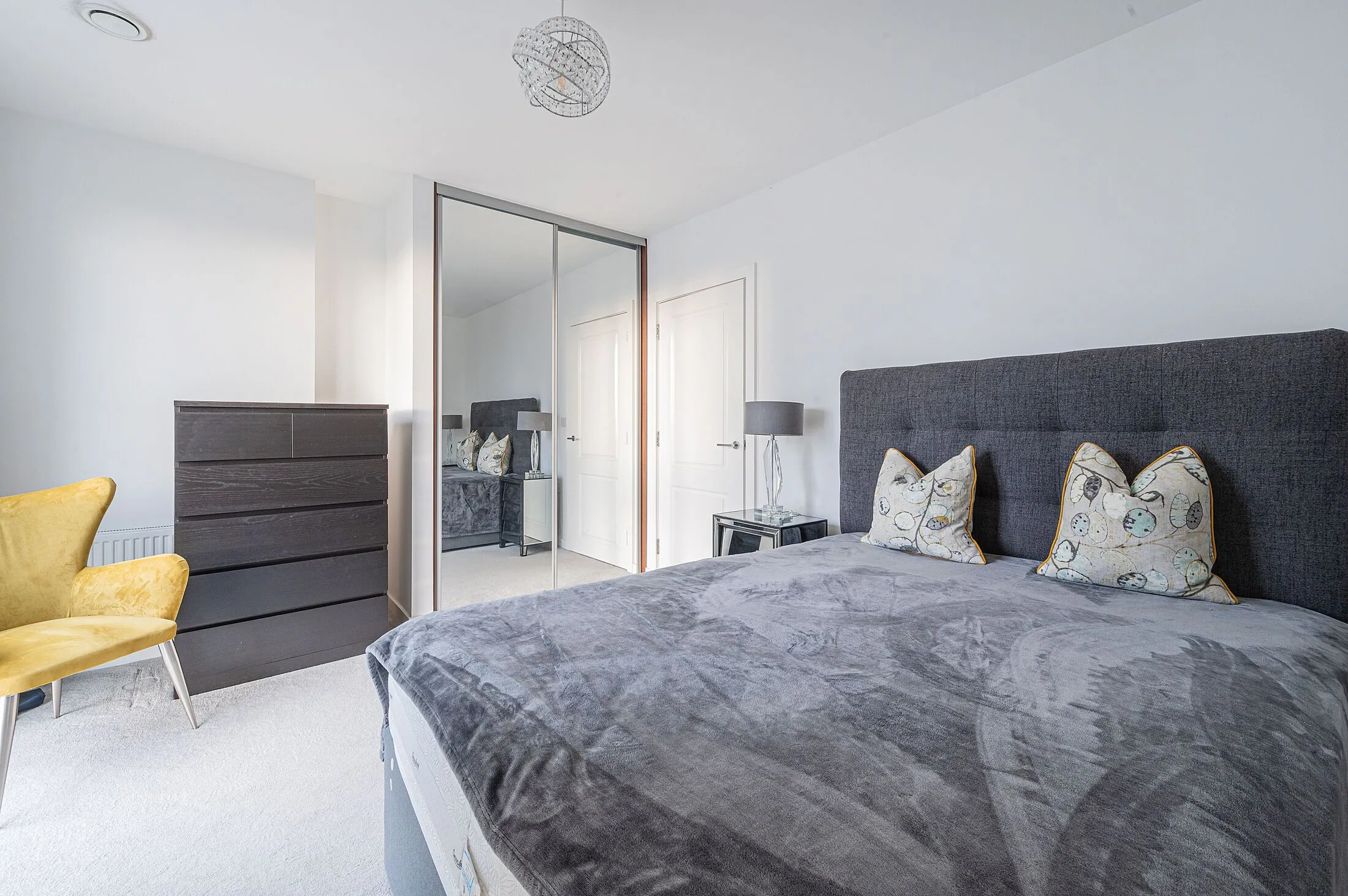 Flat Madeira Street in Greater London