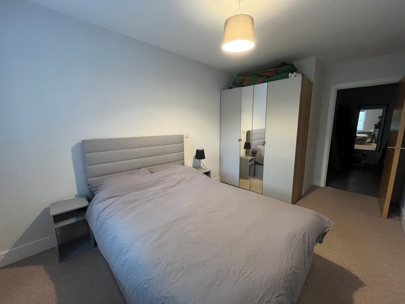 Room Cheltenham Road in Bristol