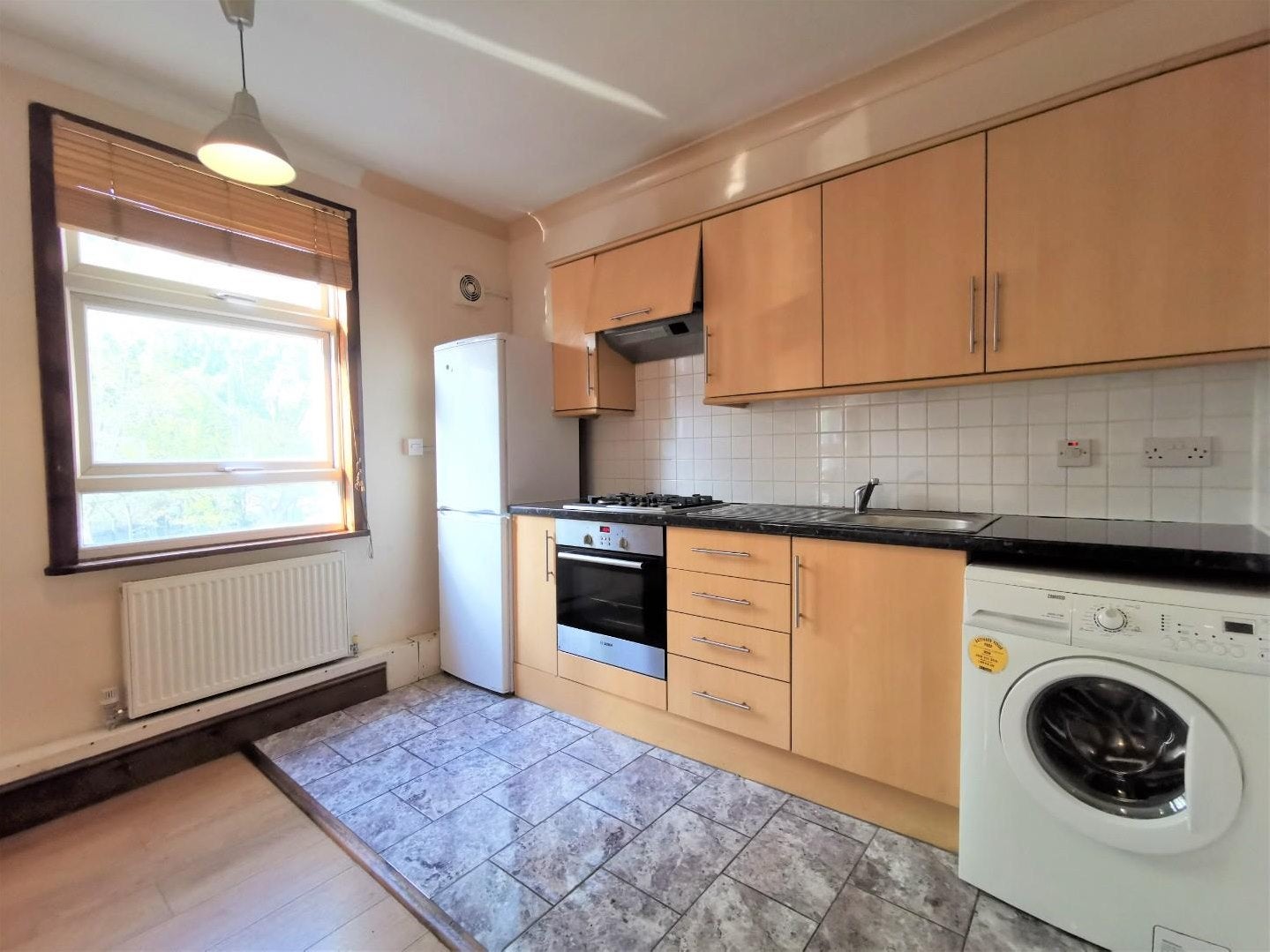 Flat Pellerin Road in Greater London