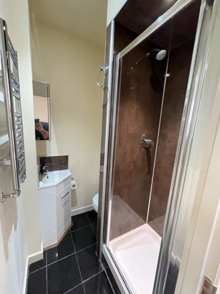 Flat Cranhurst Road in Greater London