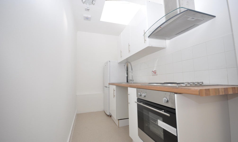 Flat Sinclair Road in Greater London