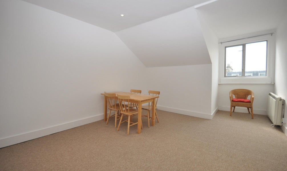 Flat Sinclair Road in Greater London