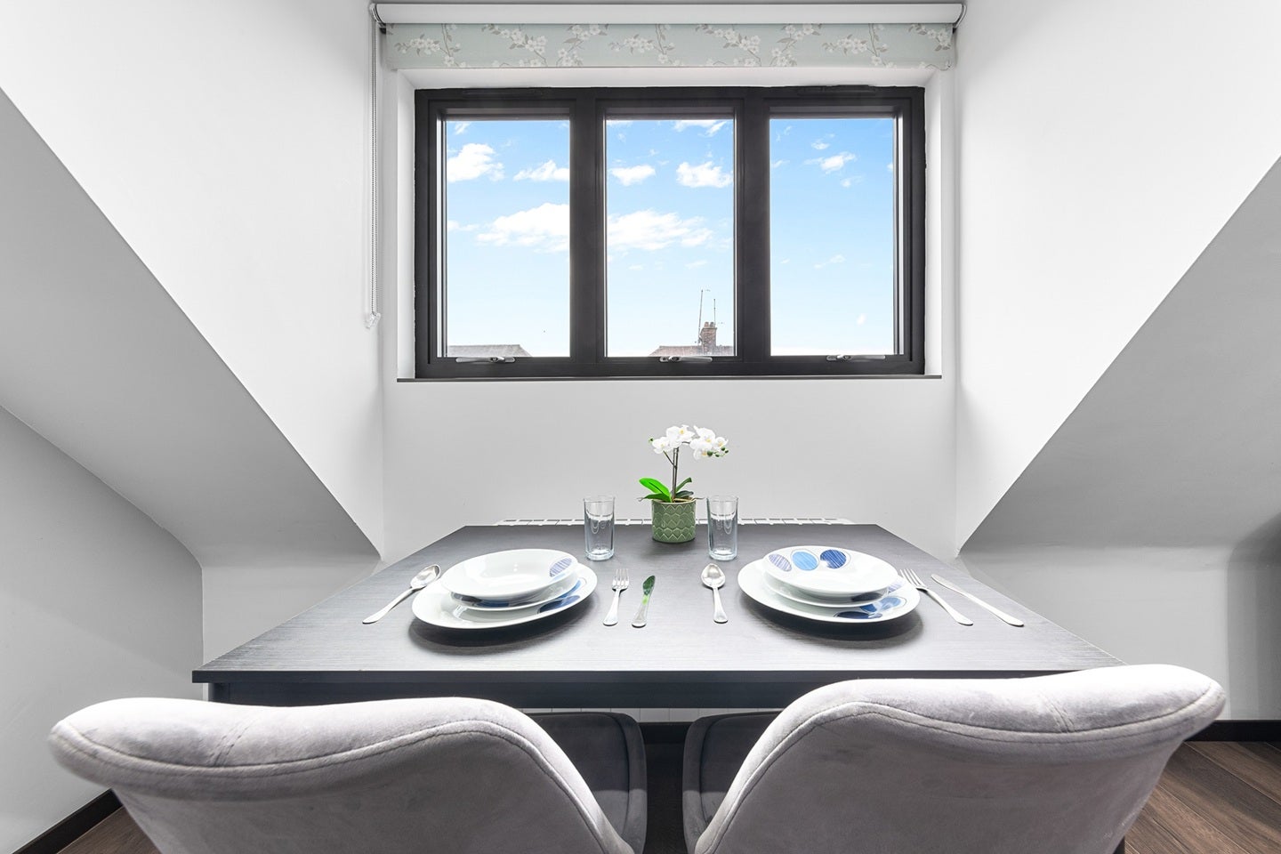 Flat Woodstock Road in Greater London