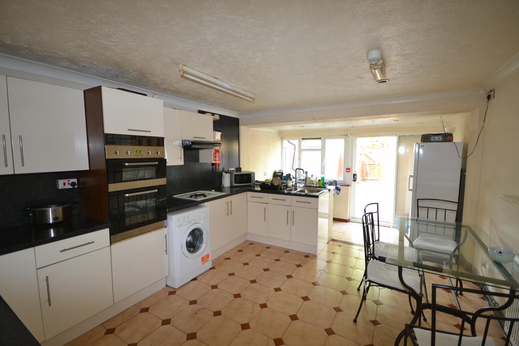 Room Ramsons Avenue in Milton Keynes