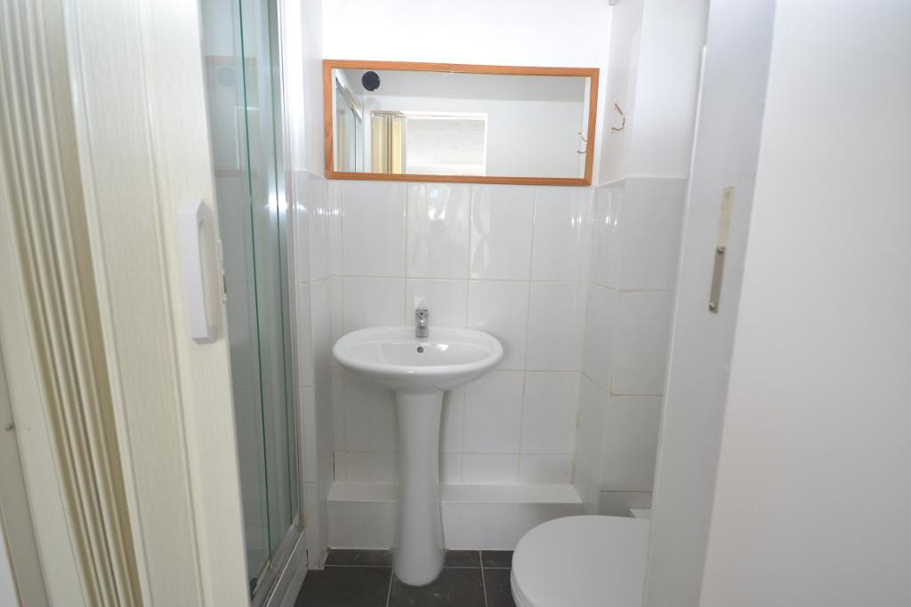 Room Ramsons Avenue in Milton Keynes