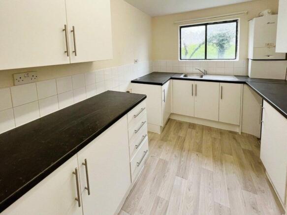 Flat Beaulieu Close in Swindon