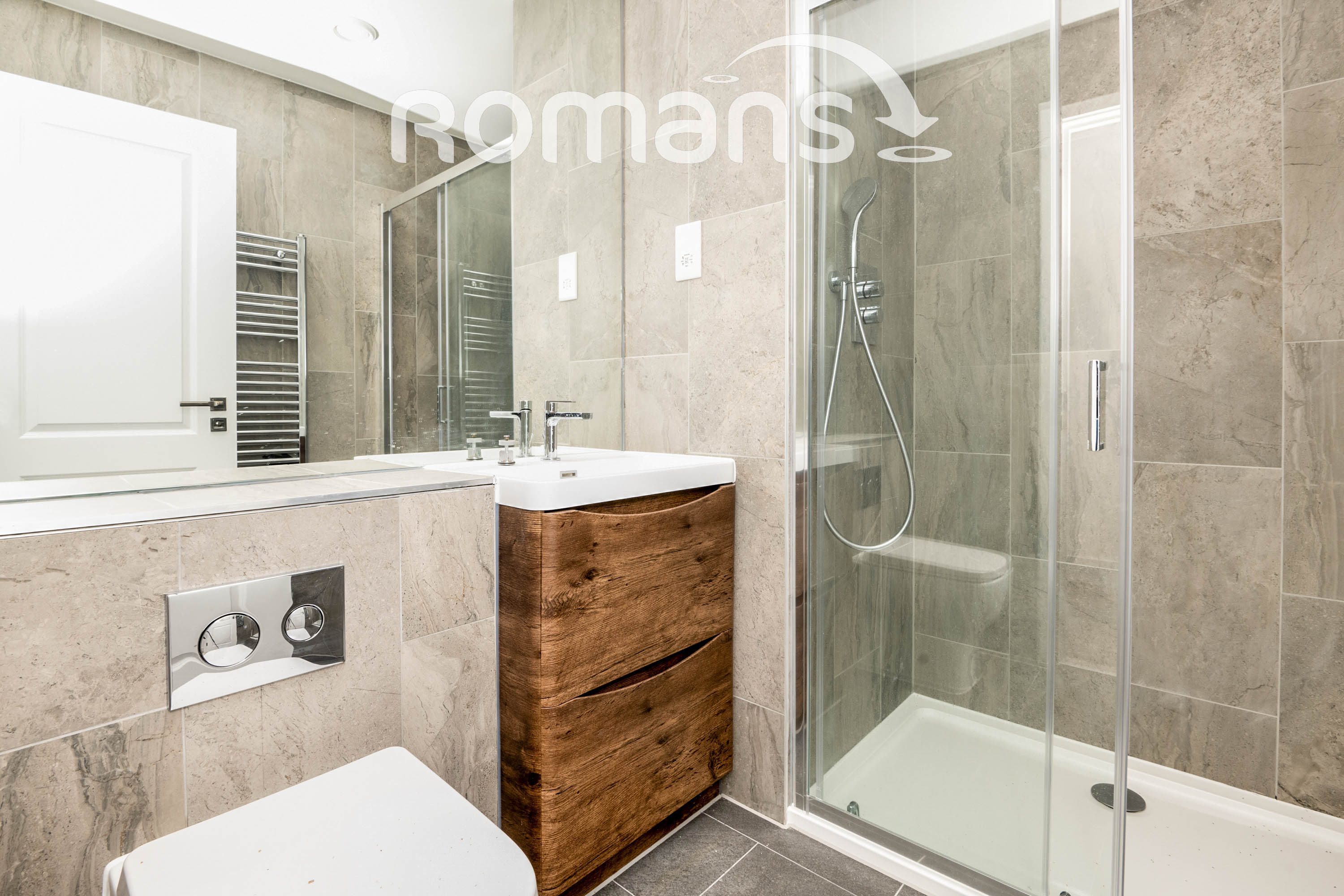 Flat Lyon Way in Camberley