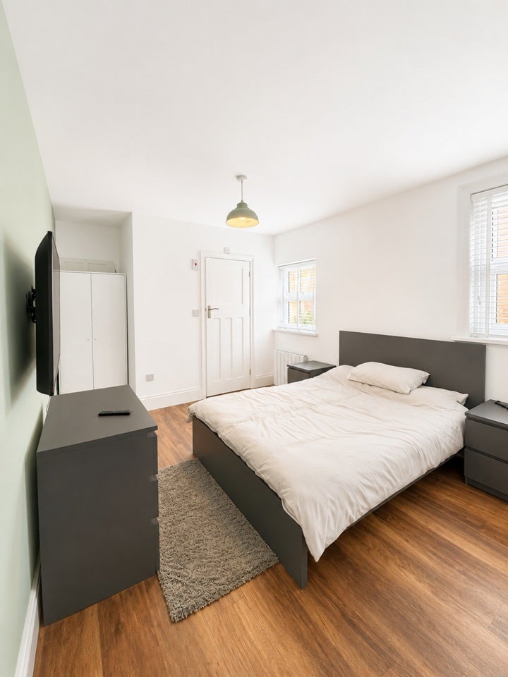 Room Clifton Road in Rugby