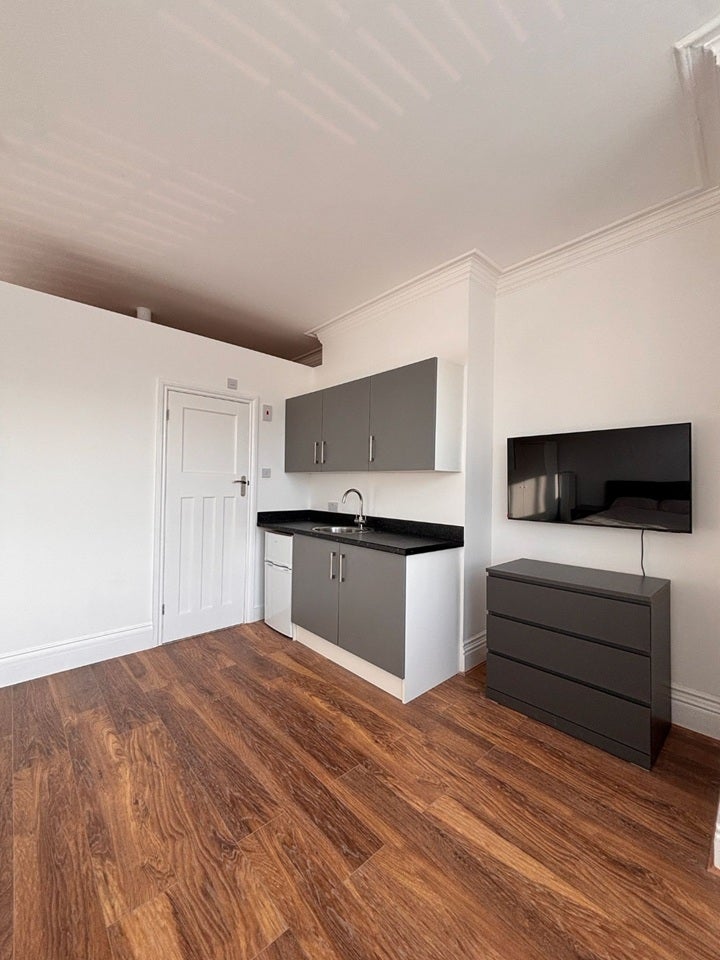 Room Clifton Road in Rugby
