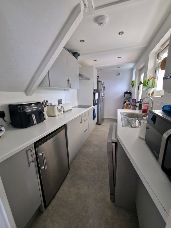 Room Sylvan Way in Bristol