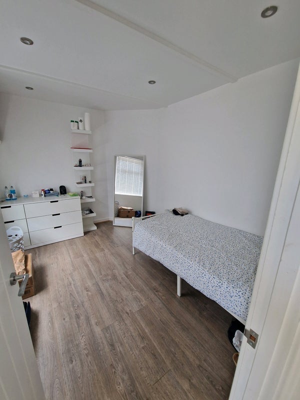 Room Sylvan Way in Bristol