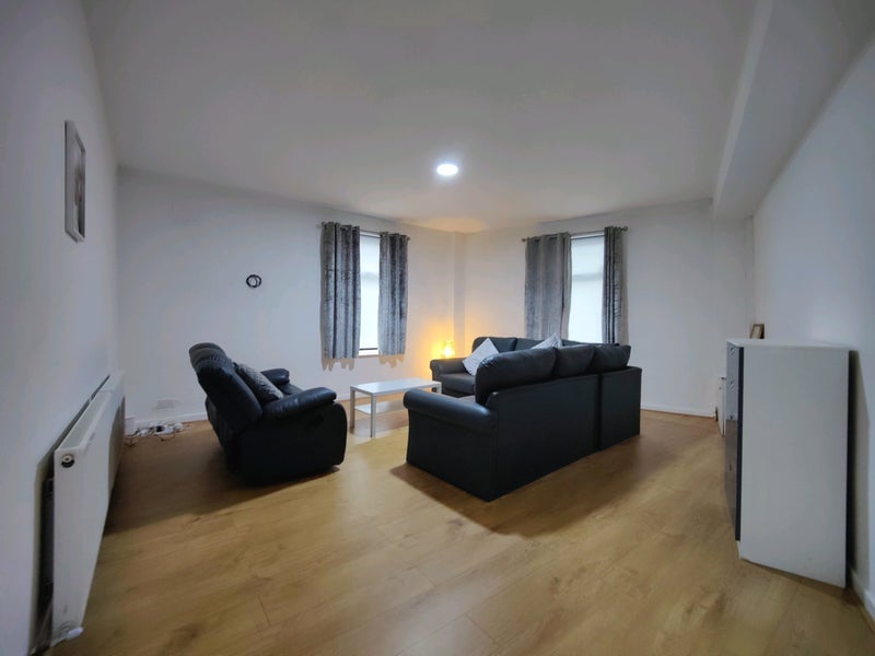 Room Edinburgh Road in Liverpool