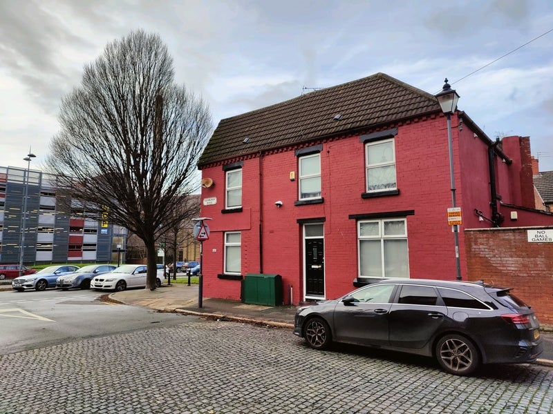 Room Edinburgh Road in Liverpool