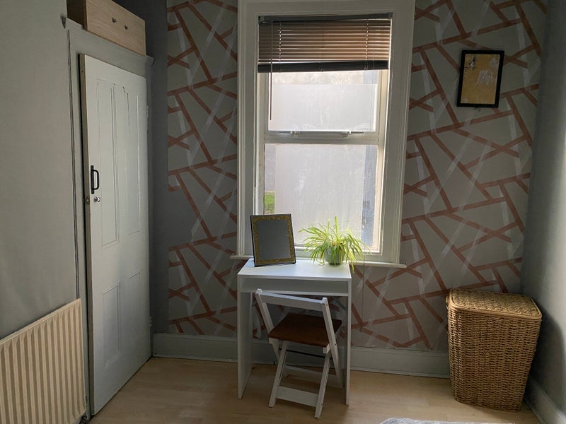 Room Saxon Road in Greater London
