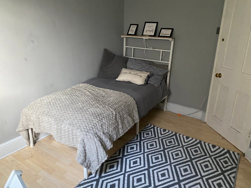 Room Saxon Road in Greater London