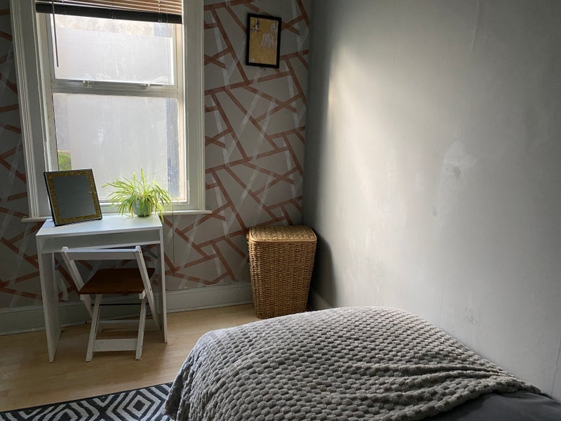 Room Saxon Road in Greater London