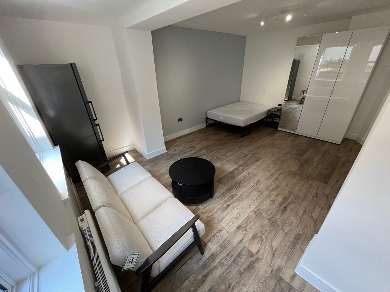 Room Junction Road in Greater London