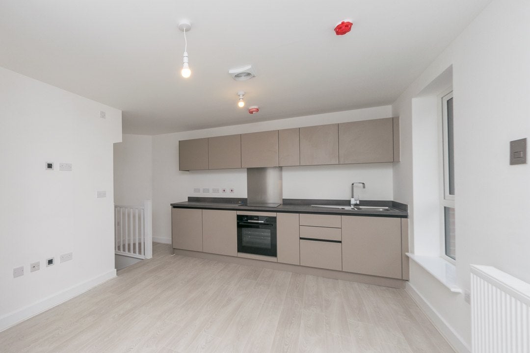 Flat Copper Beech Court in Leeds