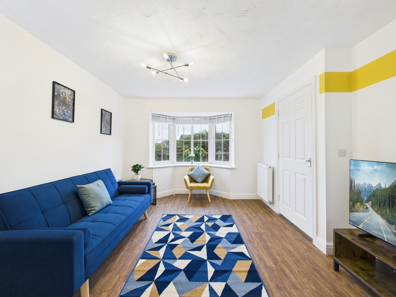 House Lowry Close in Corby