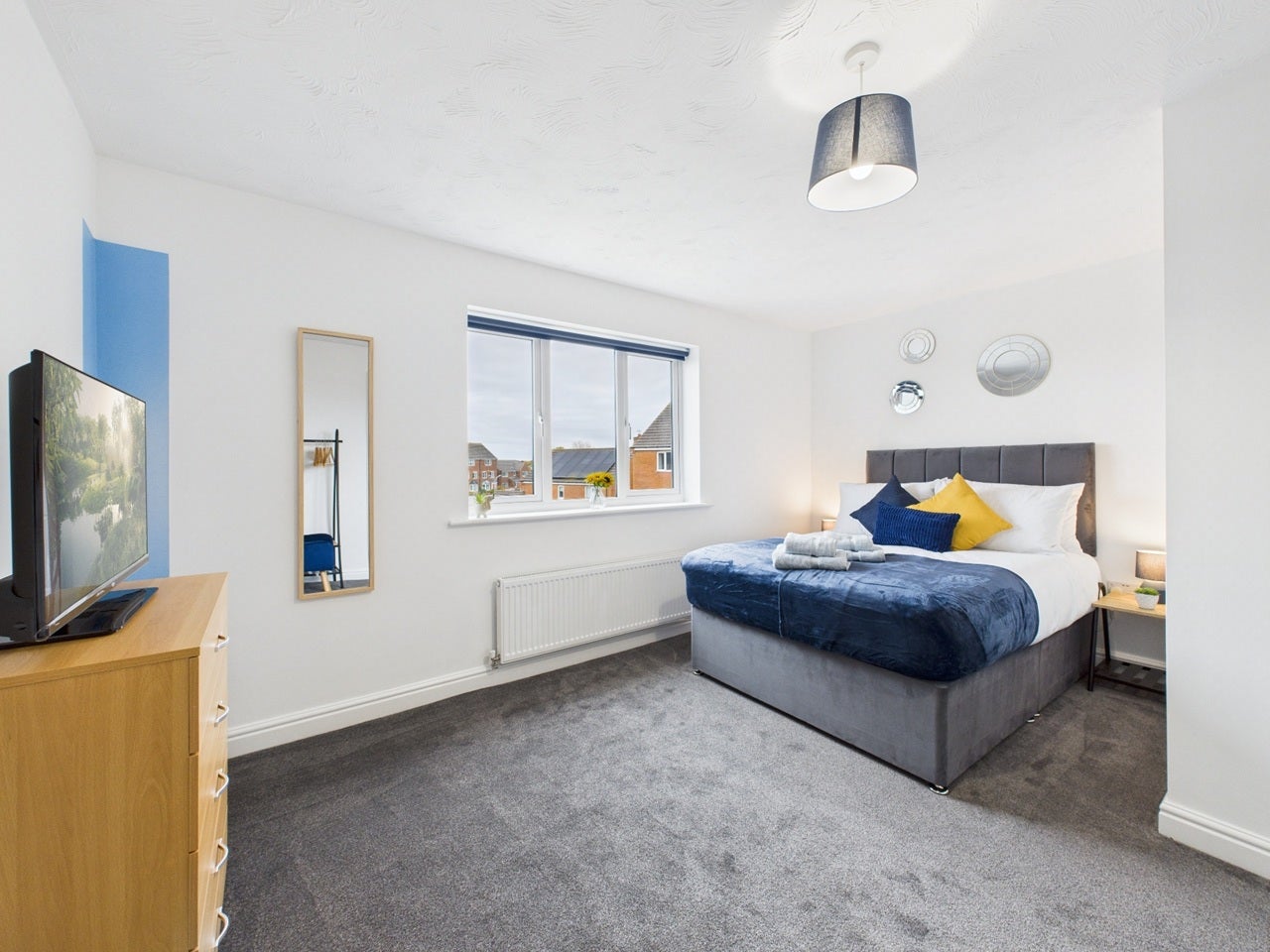 House Lowry Close in Corby