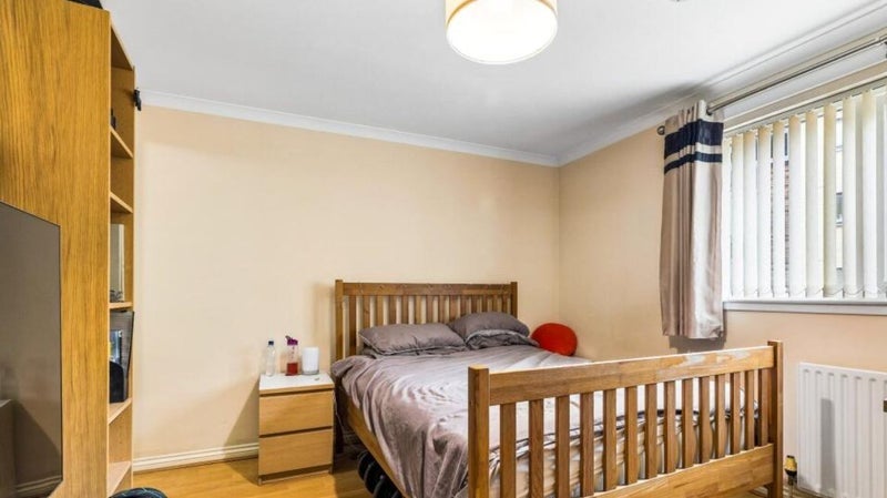 Room Cooper's Well Street in Glasgow