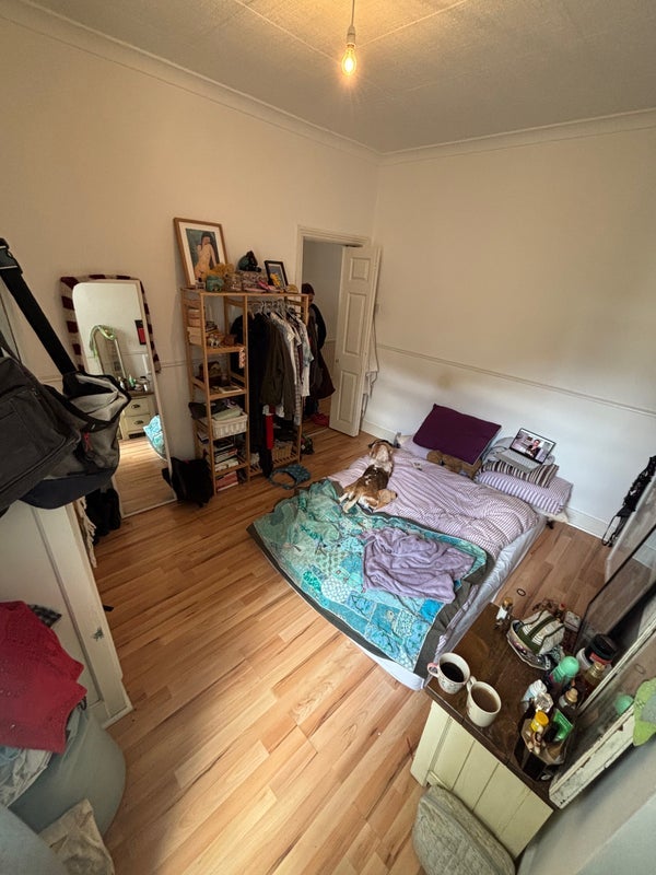 Room Como Road in Greater London