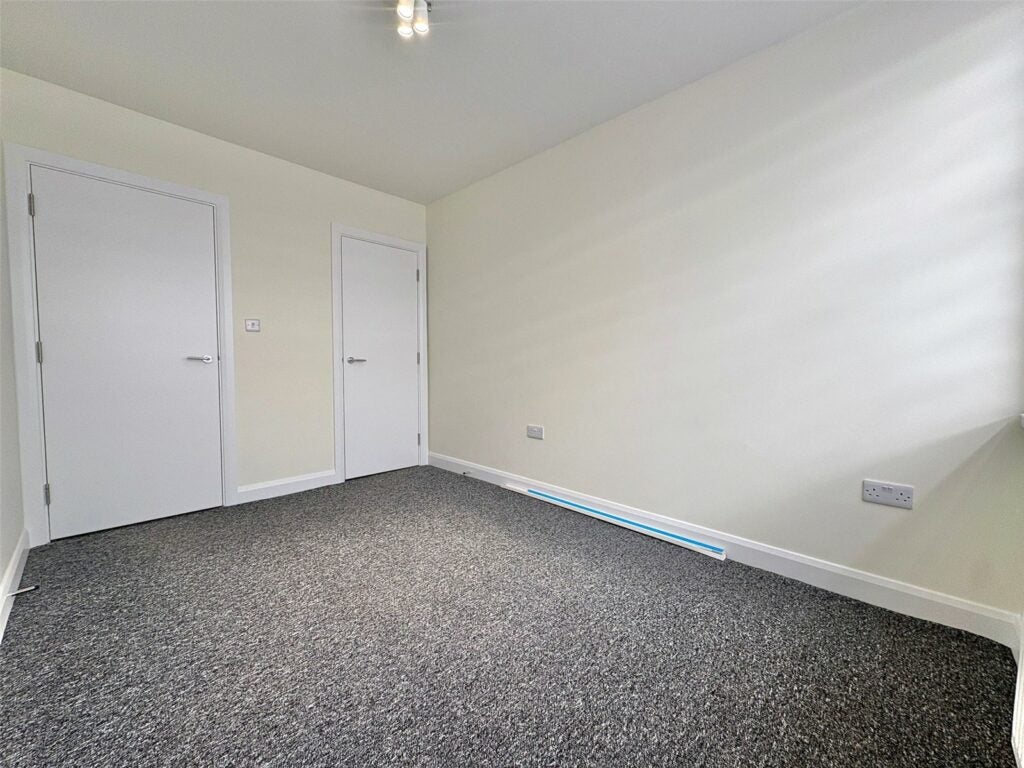Flat Pevensey Way in Surrey Heath