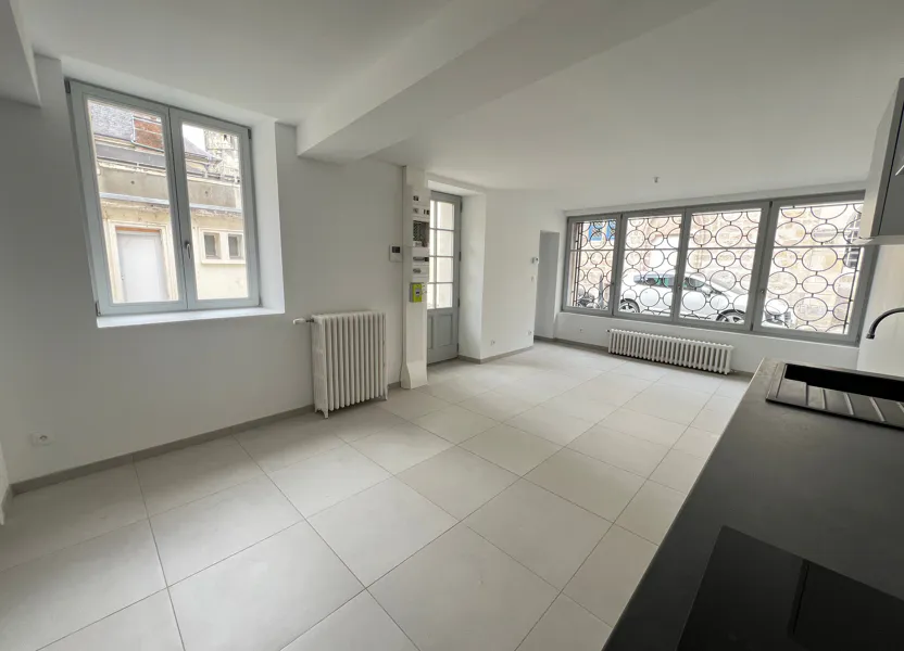 Flat Place du Parvis Gautier de Mortagne in Laon