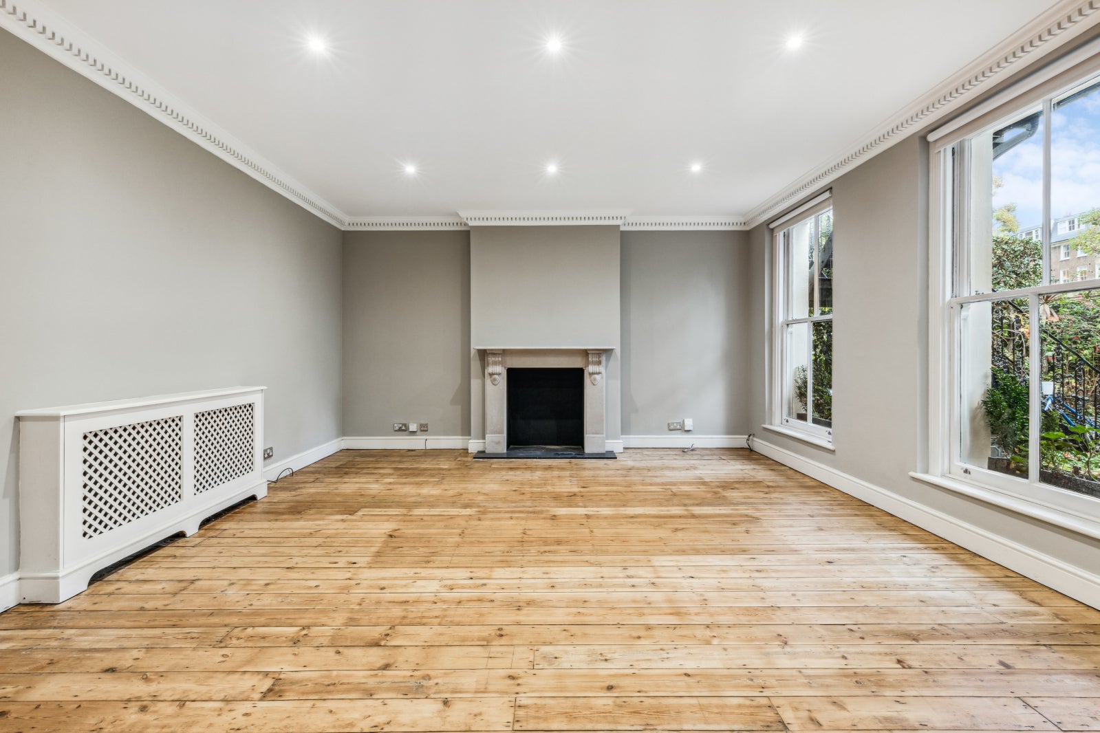 Flat Warrington Crescent in City of Westminster