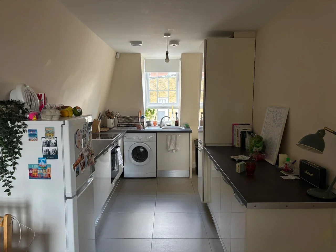 Room Wapping Lane in Greater London