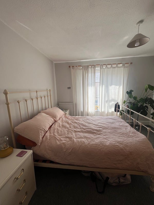 Room Kingarth Street in Cardiff