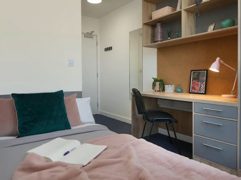Room Cliveland Street in Birmingham