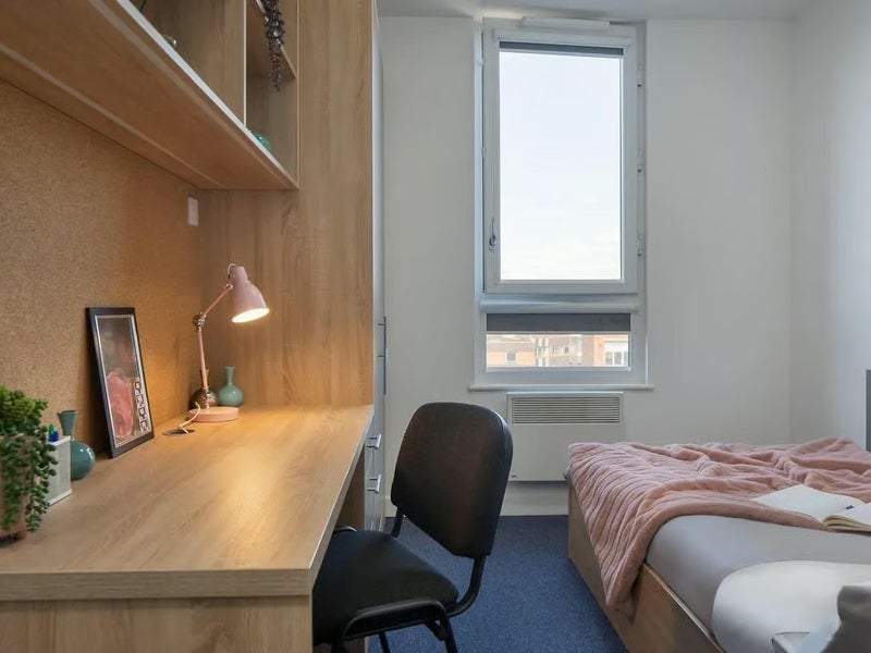 Room Cliveland Street in Birmingham