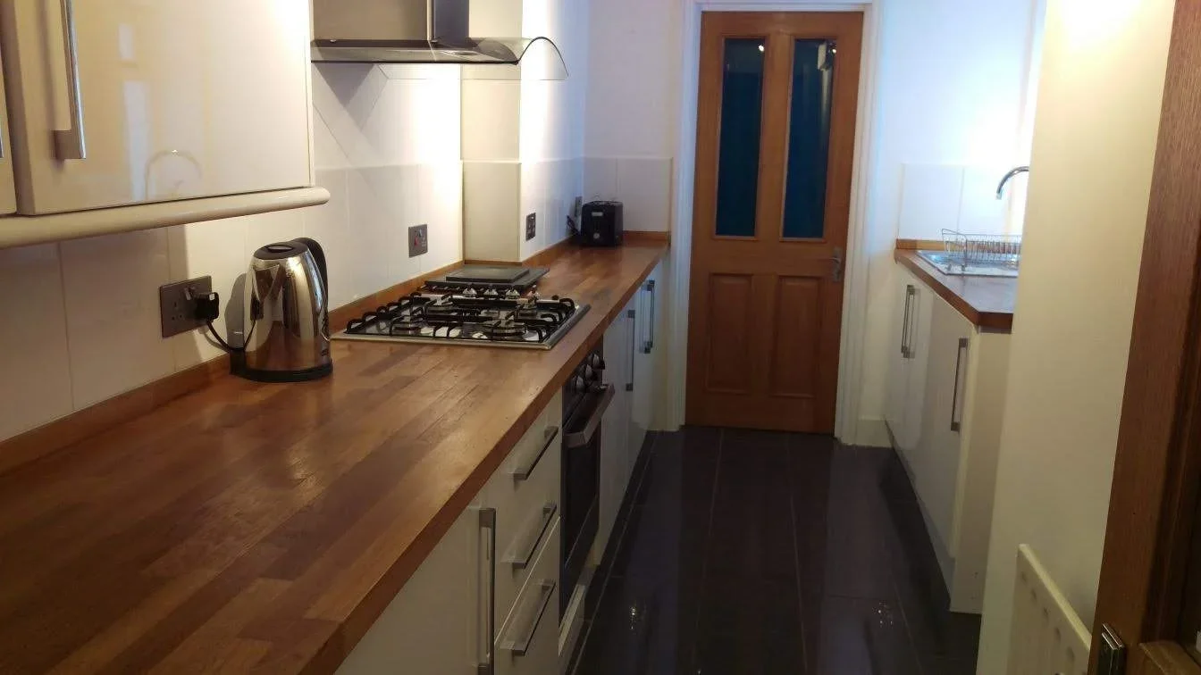 Flat Cleaver Street in Greater London