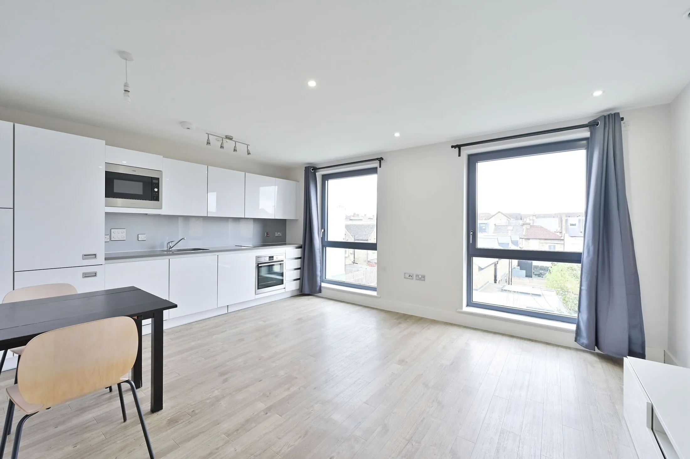 Flat Granville Road in Greater London