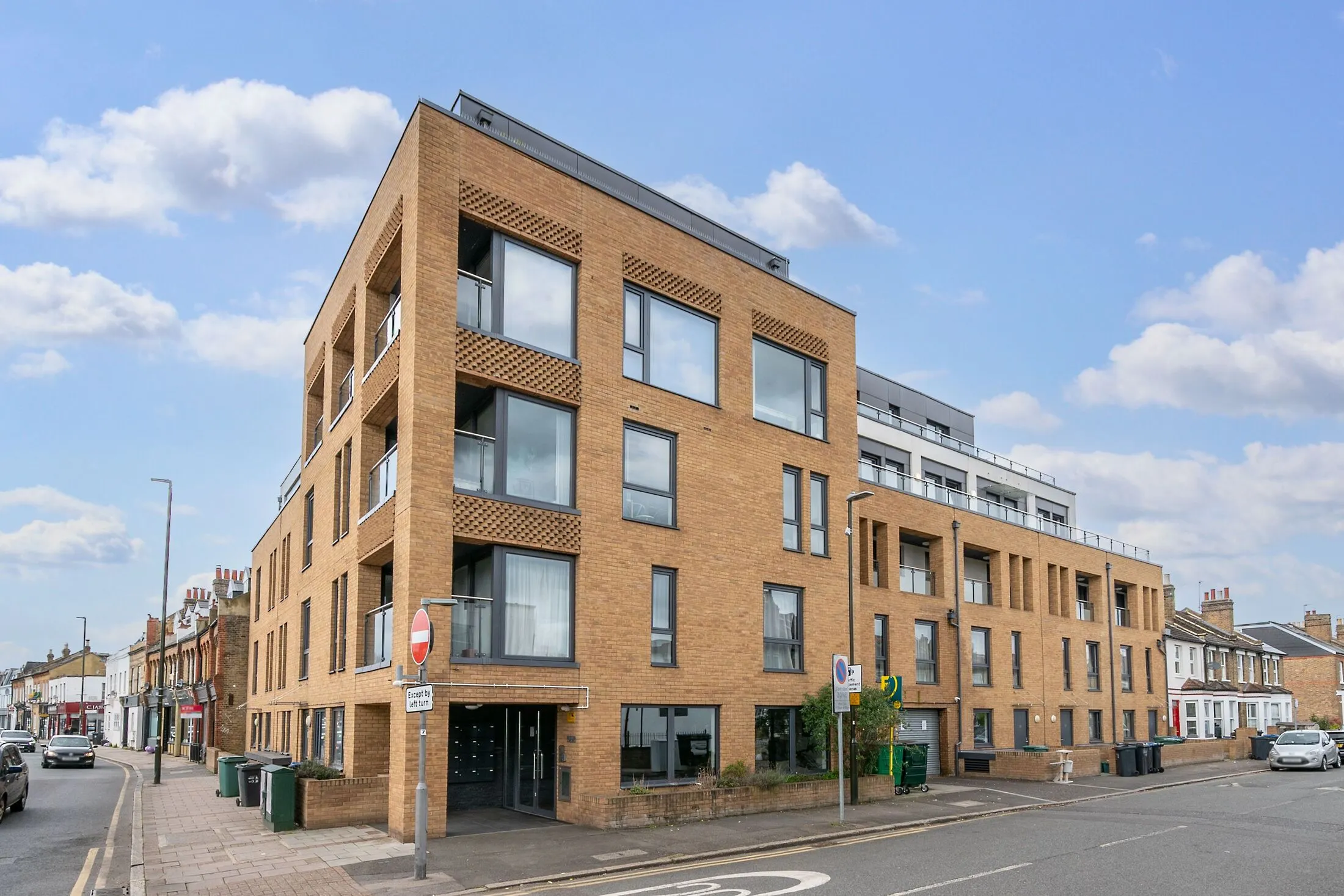 Flat Granville Road in Greater London