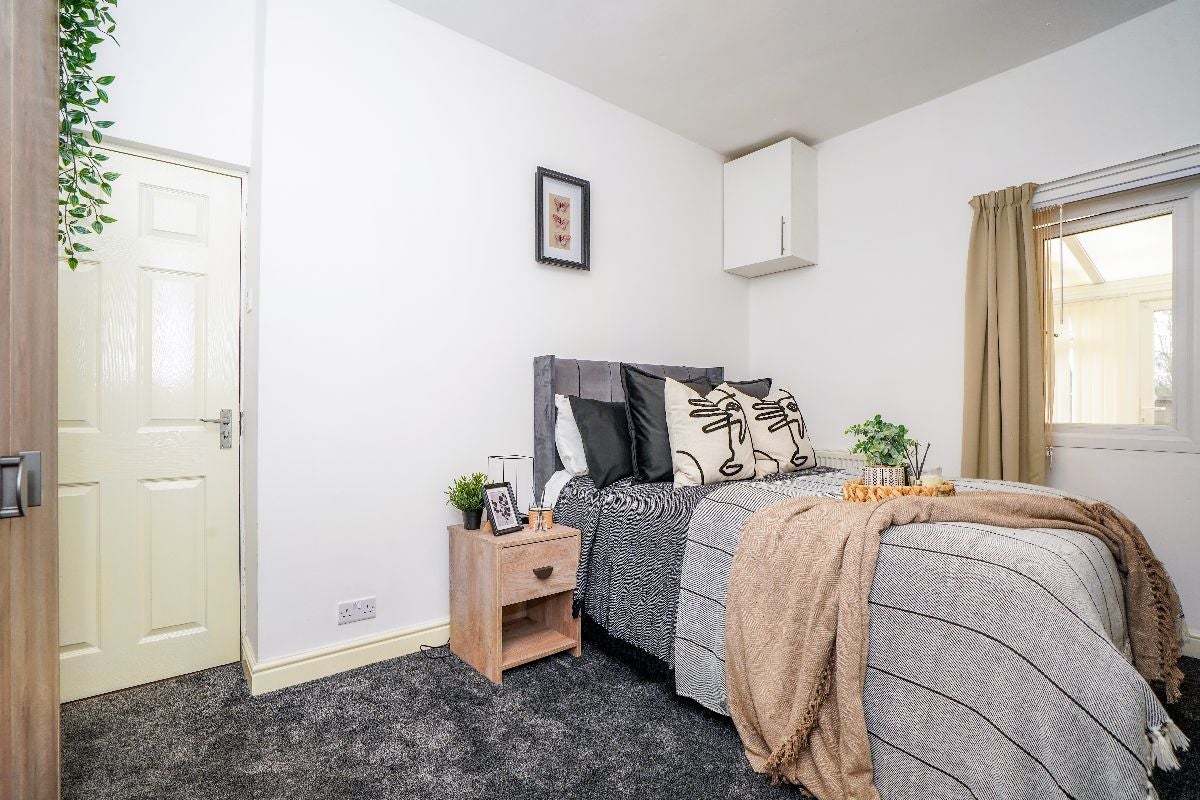 Room Broad Lane in Greater London