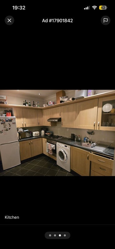 Room Rochester Square in Greater London