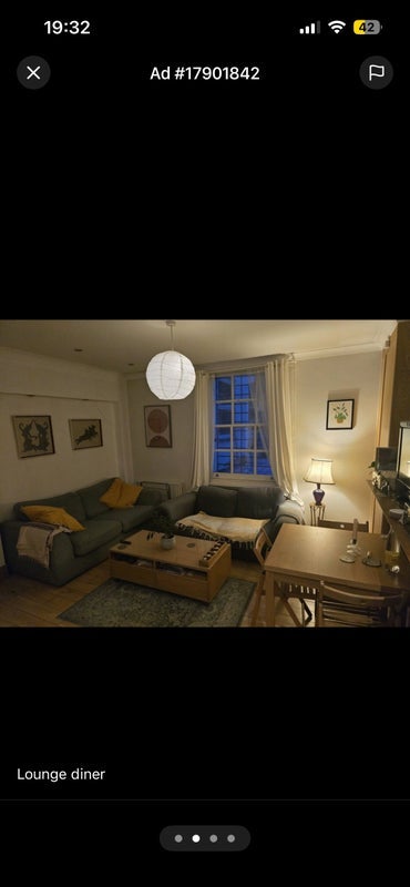 Room Rochester Square in Greater London