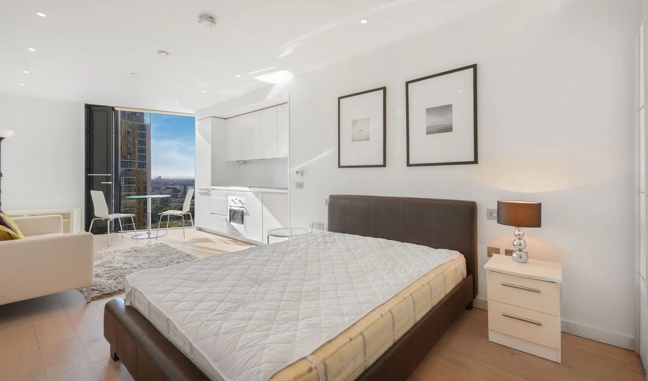 Flat Wollaston Close in Greater London