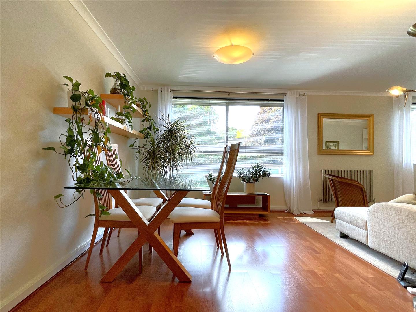 Flat Shortlands Grove in Greater London