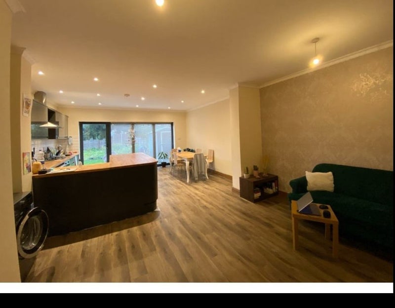 Room Rochdale Road in Greater London