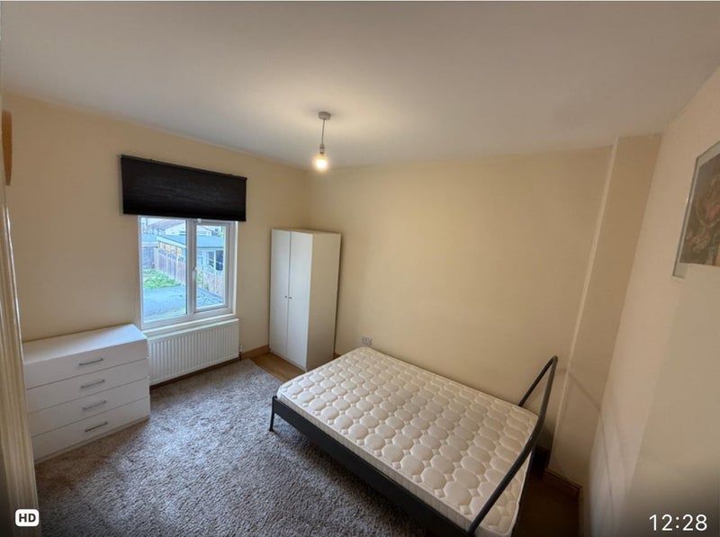 Room Rochdale Road in Greater London