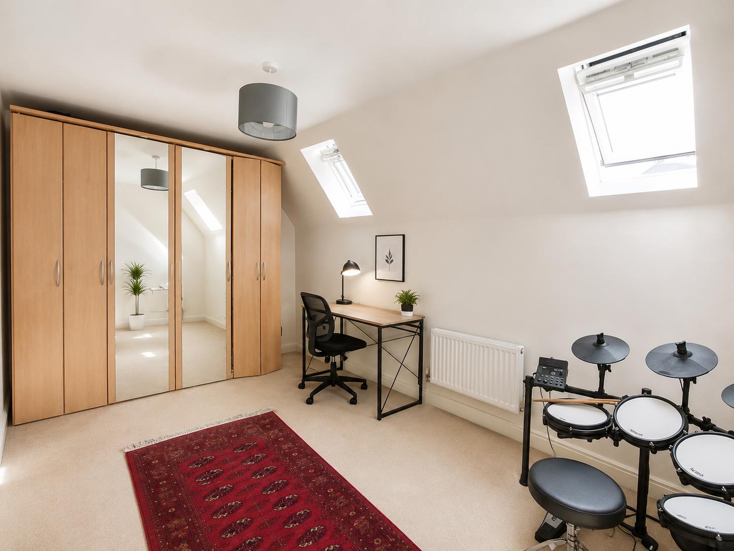 House Douglas Close in Greater London