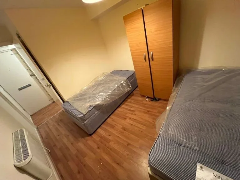 Room Express Drive in Greater London